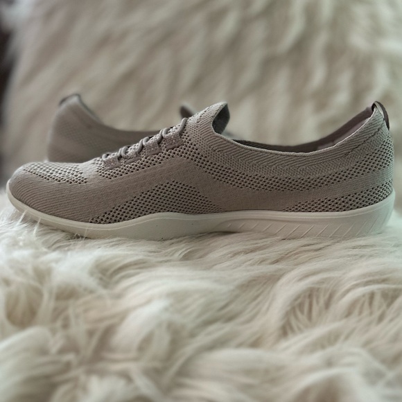 Skechers Newbury Taupe Slip Ons, Air Cooled, Women’s 8.5 - Picture 8 of 9
